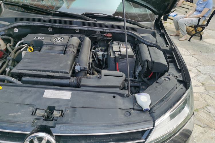 Used Volkswagen Sagitar 2015 230TSI Automatic Comfort Version Engine Bay Left