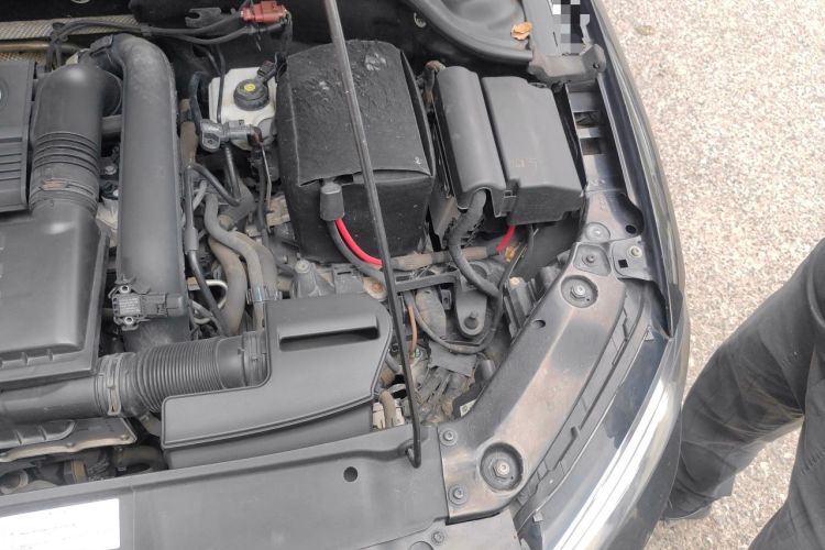 Used Volkswagen Sagitar 2015 230TSI Automatic Luxury Model Engine Bay Left