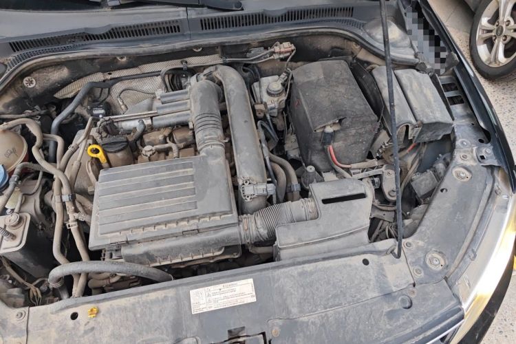 Used Volkswagen Sagitar 2015 230TSI Automatic Luxury Model Engine Bay Left