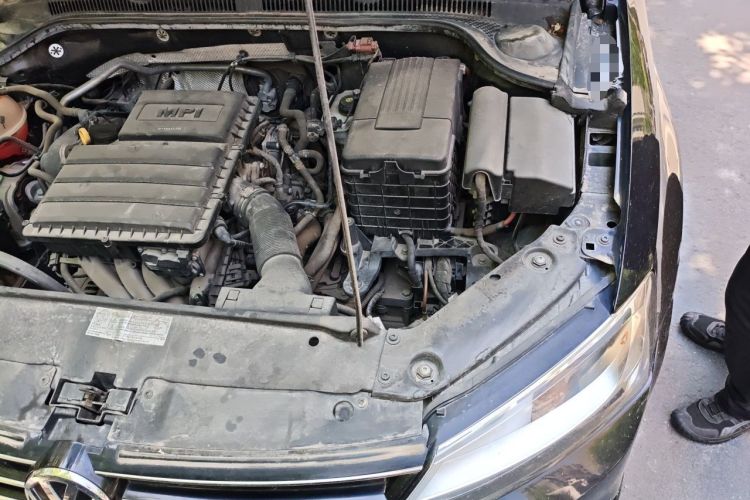 Used Volkswagen Sagitar 2015 1.6L Automatic Comfort Model Engine Bay Left