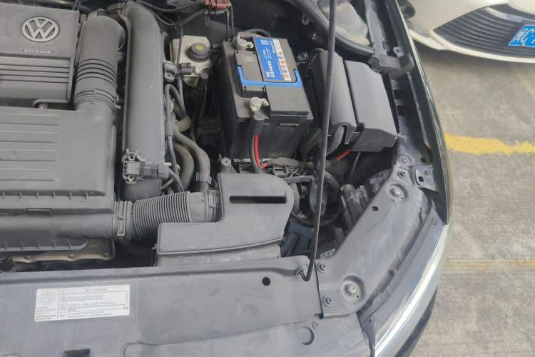 Used Volkswagen Sagitar 2015 230TSI Automatic Comfort Version Engine Bay Left