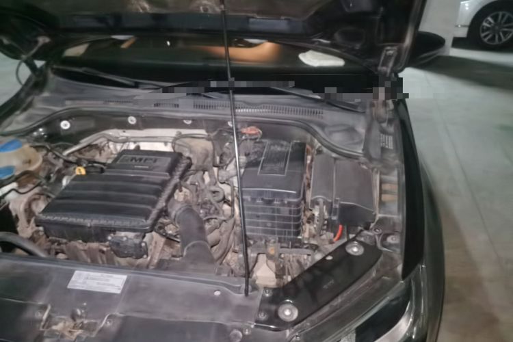 Used Volkswagen Sagitar 2015 1.6L Automatic Comfort Model Engine Bay Left