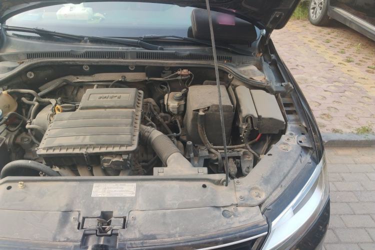 Used Volkswagen Sagitar 2015 1.6L Manual Comfort Model Engine Bay Left