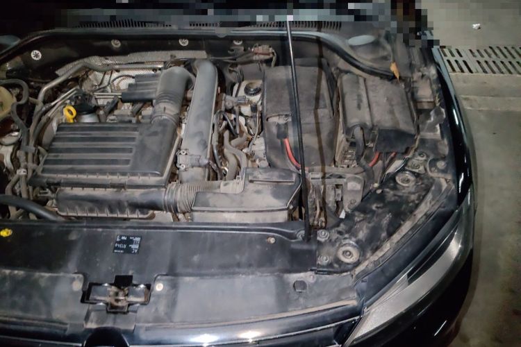 Used Volkswagen Sagitar 2015 230TSI Automatic Luxury Model Engine Bay Left
