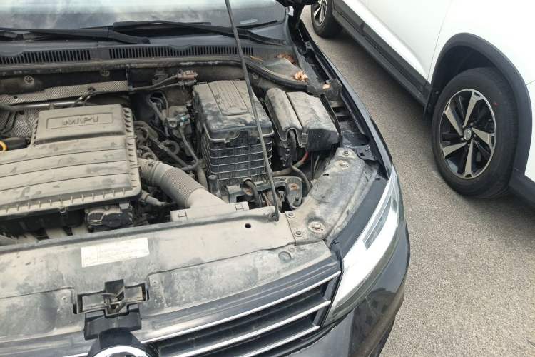 Used Volkswagen Sagitar 2015 1.6L Automatic Comfort Model Engine Bay Left
