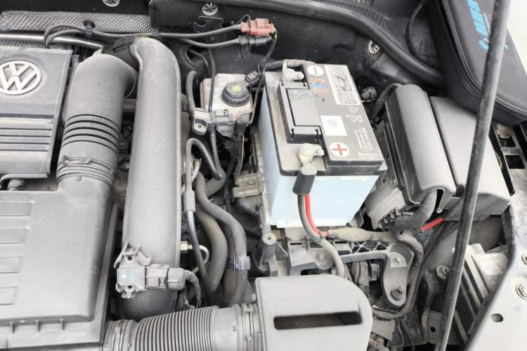 Used Volkswagen Sagitar 2015 230TSI Automatic Luxury Model Engine Bay Left