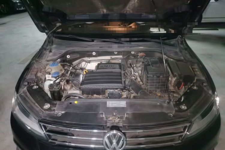Used Volkswagen Sagitar 2015 1.6L Automatic Comfort Model Engine Bay