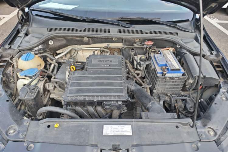 Used Volkswagen Sagitar 2015 1.6L Automatic Comfort Model Engine Bay