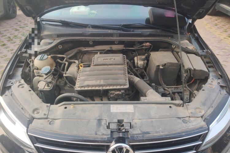 Used Volkswagen Sagitar 2015 1.6L Manual Comfort Model Engine Bay