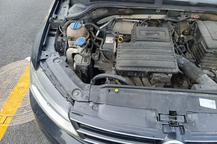 Used Volkswagen Sagitar 2015 1.6L Automatic Comfort Model Engine Bay Right