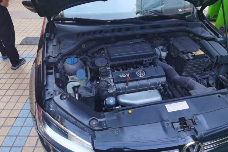 Used Volkswagen Sagitar 2015 1.6L Automatic Comfort Model Engine Bay Right