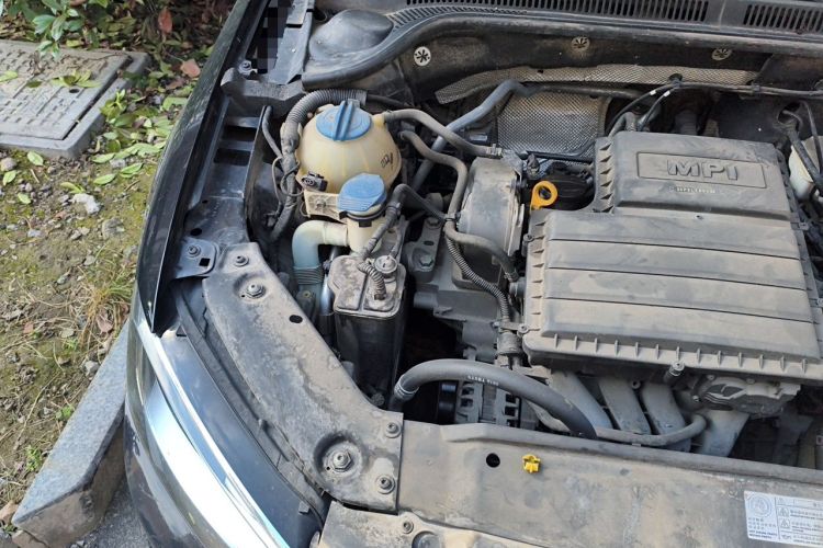 Used Volkswagen Sagitar 2015 1.6L Automatic Comfort Model Engine Bay Right