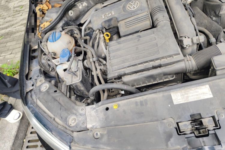 Used Volkswagen Sagitar 2015 230TSI Automatic Comfort Version Engine Bay Right