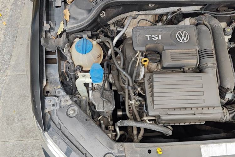 Used Volkswagen Sagitar 2015 230TSI Automatic Comfort Version Engine Bay Right