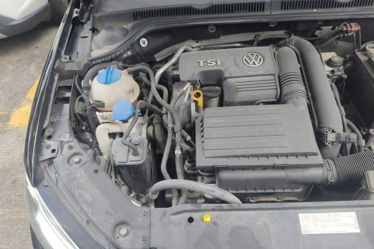 Used Volkswagen Sagitar 2015 230TSI Automatic Comfort Version Engine Bay Right