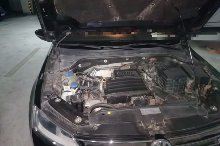 Used Volkswagen Sagitar 2015 1.6L Automatic Comfort Model Engine Bay Right