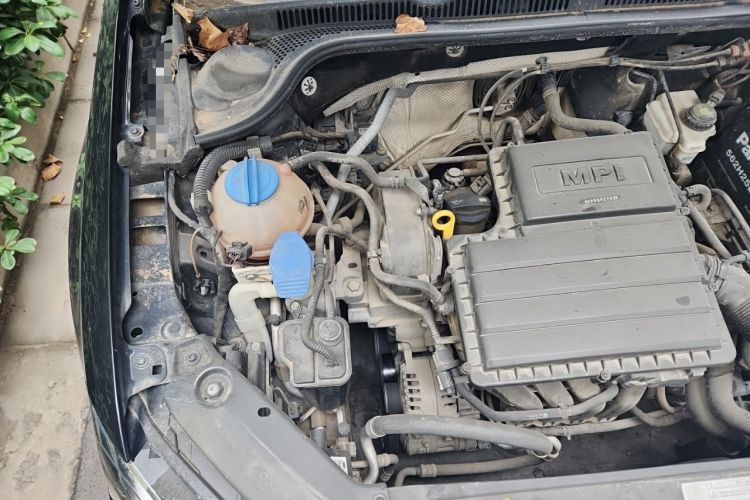 Used Volkswagen Sagitar 2015 1.6L Manual Comfort Model Engine Bay Right