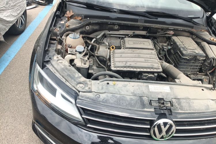 Used Volkswagen Sagitar 2015 1.6L Automatic Comfort Model Engine Bay Right