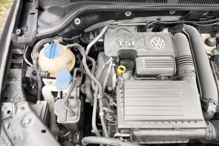 Used Volkswagen Sagitar 2015 230TSI Automatic Luxury Model Engine Bay Right