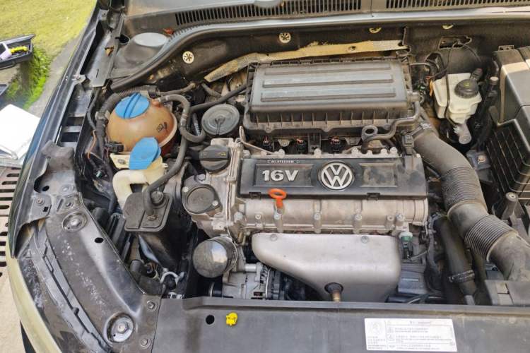 Used Volkswagen Sagitar 2015 1.6L Automatic Comfort Model Engine Bay Right