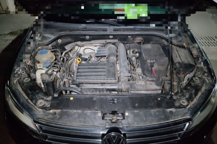 Used Volkswagen Sagitar 2015 230TSI Automatic Luxury Model Engine Bay