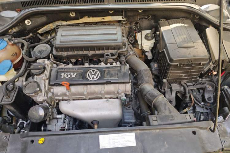 Used Volkswagen Sagitar 2015 1.6L Automatic Comfort Model Engine Bay