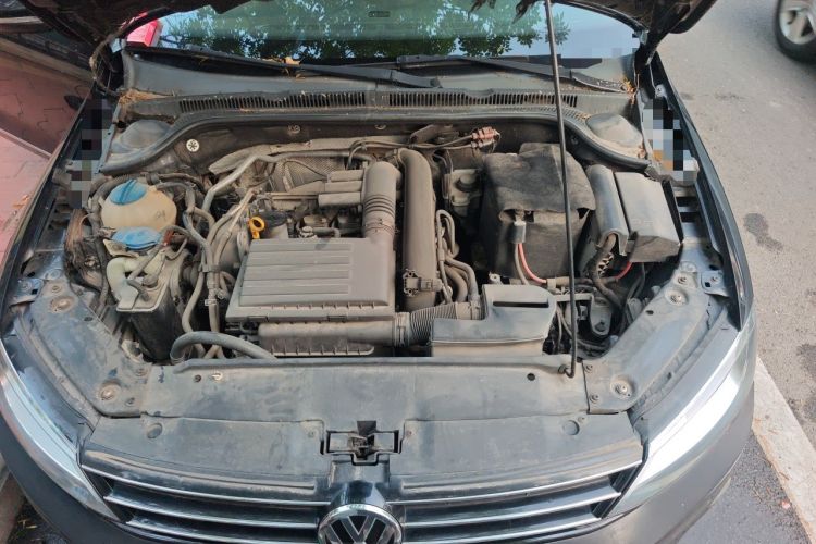 Used Volkswagen Sagitar 2015 230TSI Manual Luxury Edition Engine Bay