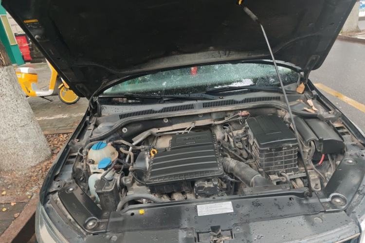 Used Volkswagen Sagitar 2015 1.6L Automatic Comfort Model Engine Bay