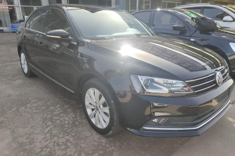 Used Volkswagen Sagitar 2015 230TSI Automatic Comfort Version Exterior 1