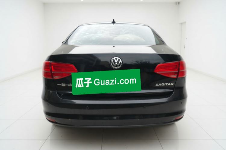 Used Volkswagen Sagitar 2015 1.6L Manual Fashion Edition Exterior 4