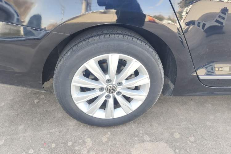 Used Volkswagen Sagitar 2015 230TSI Automatic Comfort Version Exterior 5