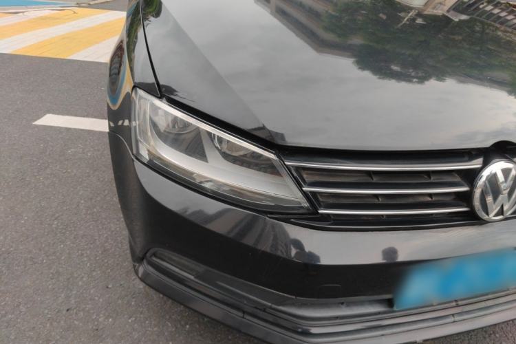 Used Volkswagen Sagitar 2015 1.6L Manual Fashion Edition Exterior 6