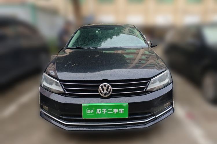 Used Volkswagen Sagitar 2015 1.6L Manual Comfort Model Front