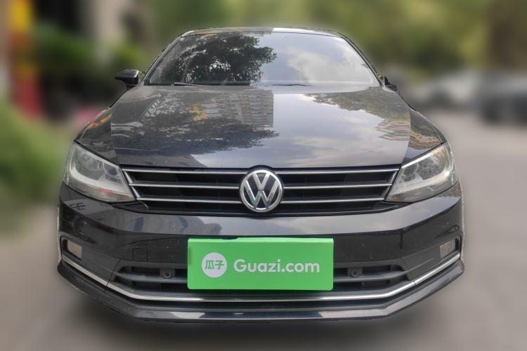 Used Volkswagen Sagitar 2015 230TSI Automatic Luxury Model Front