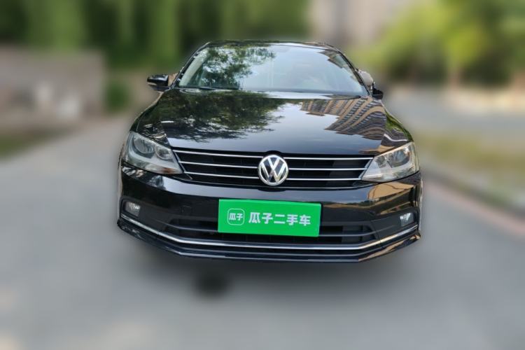 Used Volkswagen Sagitar 2015 1.6L Automatic Comfort Model Front