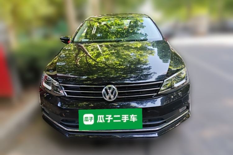 Used Volkswagen Sagitar 2015 230TSI Automatic Luxury Model Front