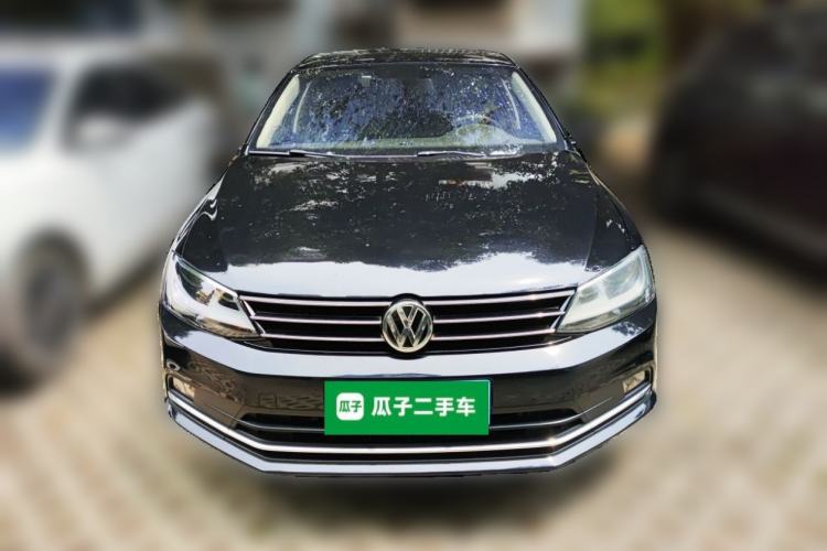 Used Volkswagen Sagitar 2015 230TSI Automatic Comfort Version Front