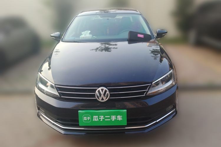 Used Volkswagen Sagitar 2015 1.6L Manual Comfort Model Front