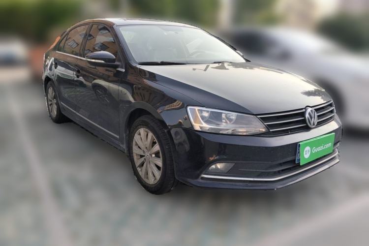 Used Volkswagen Sagitar 2015 1.6L Automatic Comfort Model Front Right 45 Deg