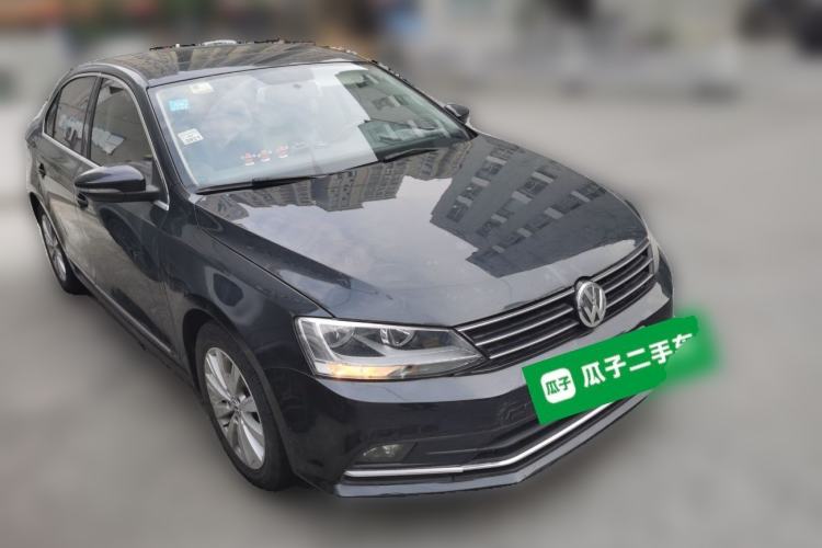 Used Volkswagen Sagitar 2015 1.6L Manual Comfort Model Front Right 45 Deg
