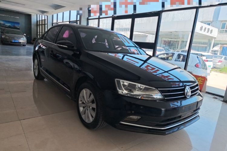 Used Volkswagen Sagitar 2015 1.6L Manual Comfort Model Front Right 45 Deg