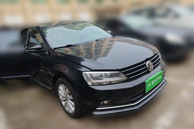 Used Volkswagen Sagitar 2015 1.6L Manual Comfort Model Front Right 45 Deg