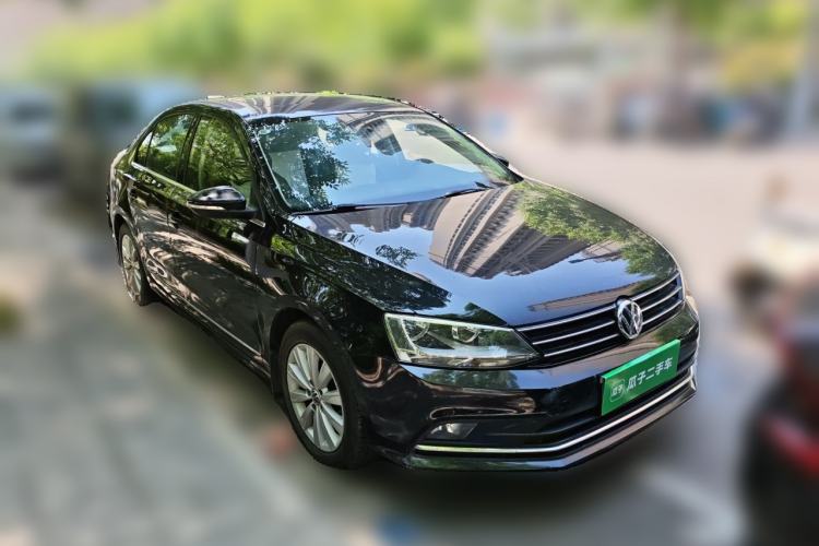 Used Volkswagen Sagitar 2015 1.6L Automatic Comfort Model Front Right 45 Deg