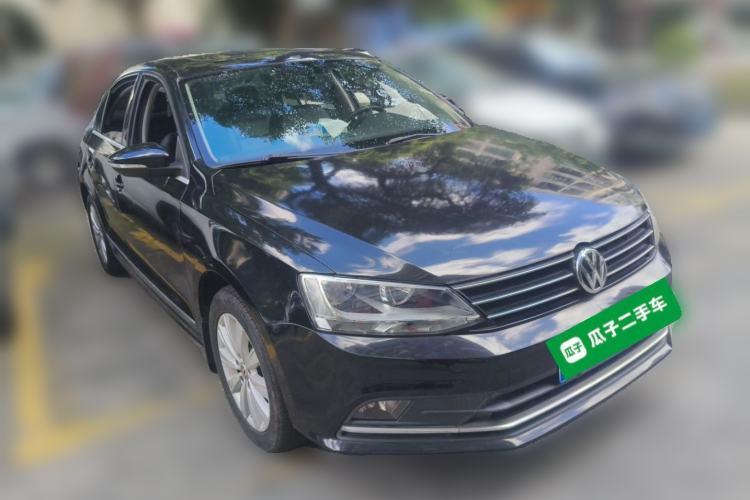 Used Volkswagen Sagitar 2015 230TSI Automatic Comfort Version Front Right 45 Deg