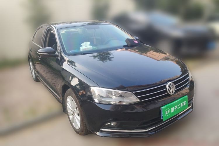 Used Volkswagen Sagitar 2015 1.6L Manual Comfort Model Front Right 45 Deg