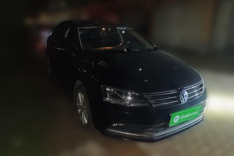 Used Volkswagen Sagitar 2015 1.6L Automatic Comfort Model Front Right 45 Deg