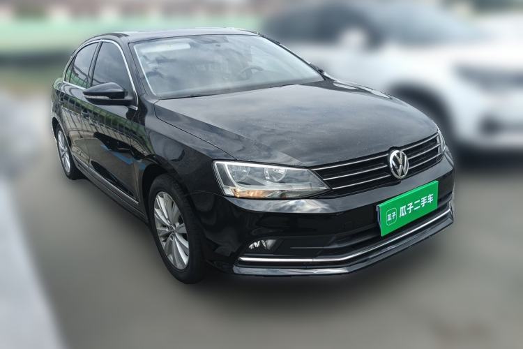 Used Volkswagen Sagitar 2015 1.6L Automatic Comfort Model Front Right 45 Deg