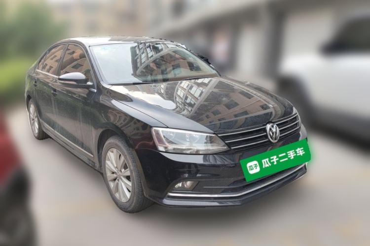 Used Volkswagen Sagitar 2015 1.6L Manual Comfort Model Front Right 45 Deg