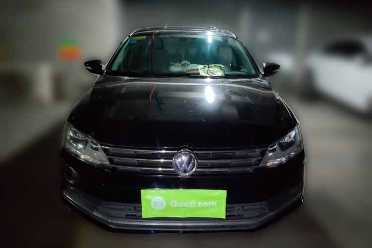 Used Volkswagen Sagitar 2015 230TSI Automatic Luxury Model Front