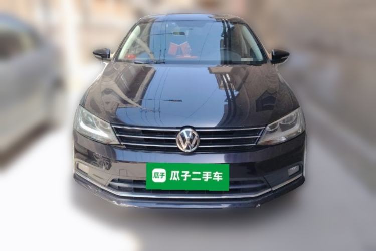 Used Volkswagen Sagitar 2015 1.6L Manual Comfort Model Front